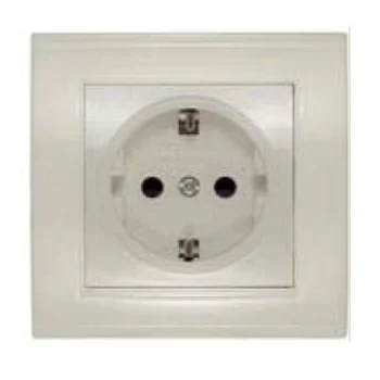 Розетка 1-м СП Бриллиант 16А IP20 с заземл. защ. шторки сл. кость UNIVersal 7948851